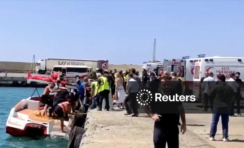 Sete pessoas morrem e muitas outras estão desaparecidas após embarcação virar no norte de Chipre