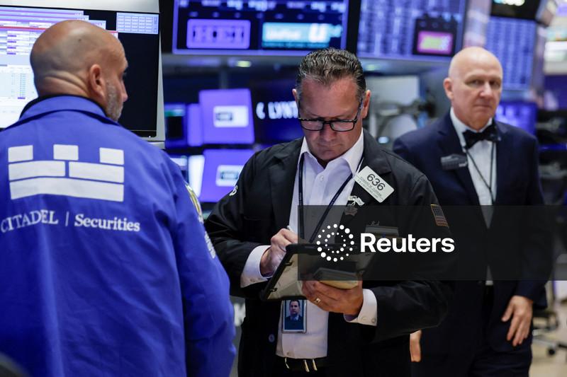 Wall Street recua com alta de rendimentos de títulos; resultados do Walmart pesam