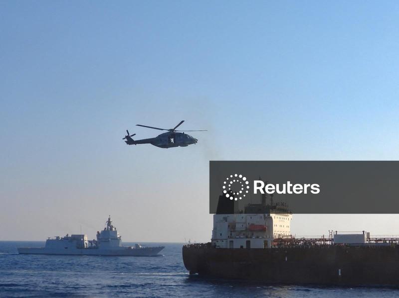 Força da UE liderada pela Itália aborda petroleiro sancionado da "frota paralela" da Rússia no Mediterrâneo