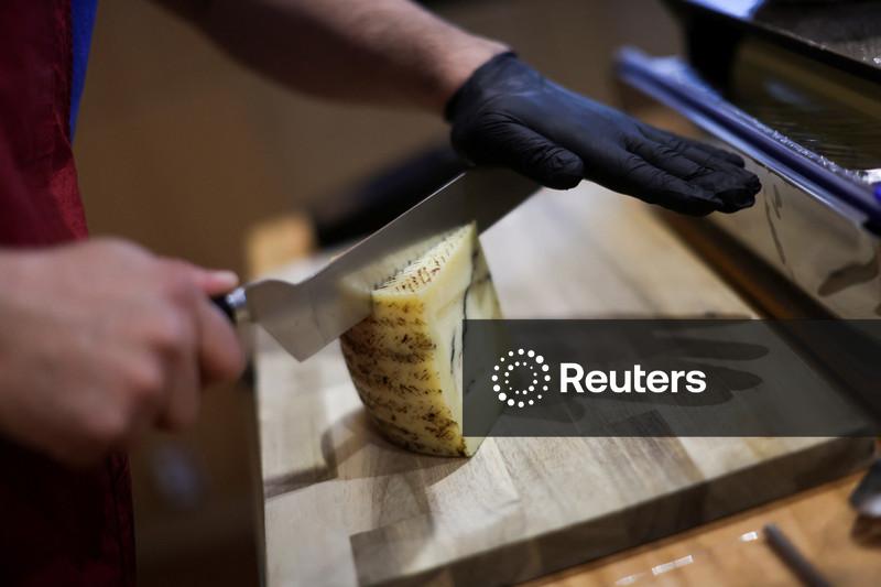 Disputa sobre queijos é obstáculo em negociação comercial entre EUA e México