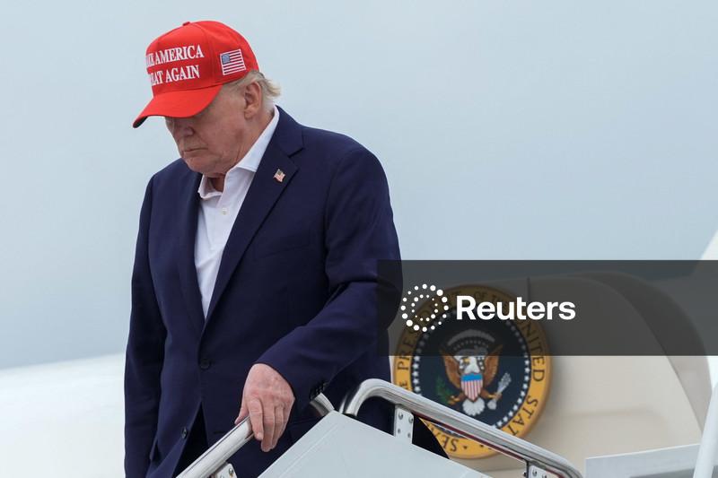 Trump afirma que Irã deveria se render e ameaça bombardear Omã