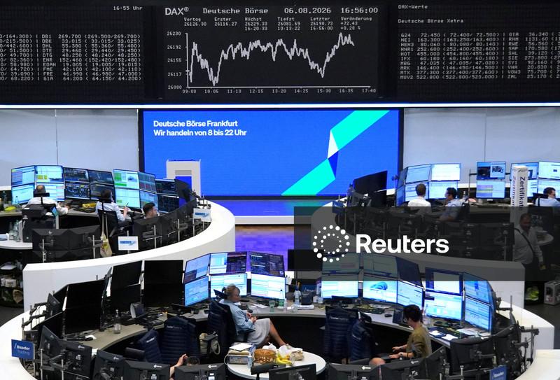Índice STOXX 600 fecha semana em máxima recorde com balanços e dados fracos de trabalho dos EUA