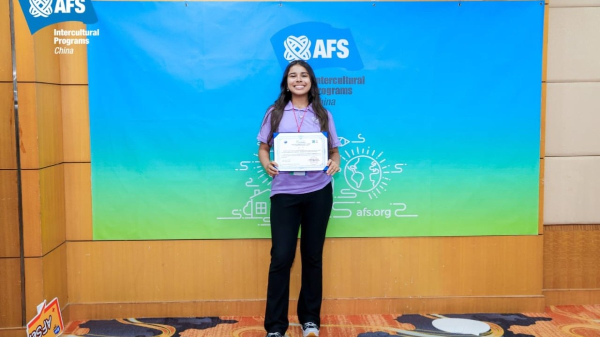 Aos 17 anos, estudante de escola pública é escolhida para programa de tecnologia na China