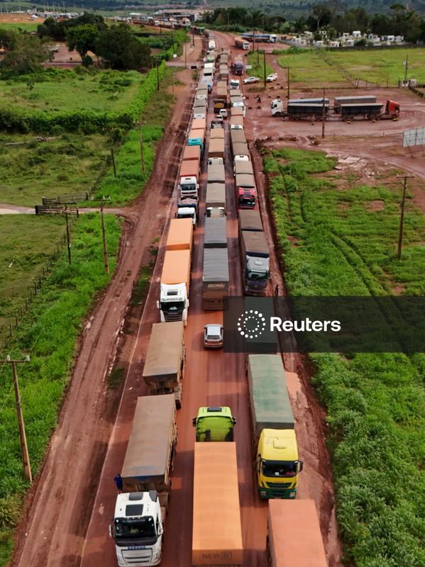 Setor de serviços do Brasil supera expectativas e fica estável em junho