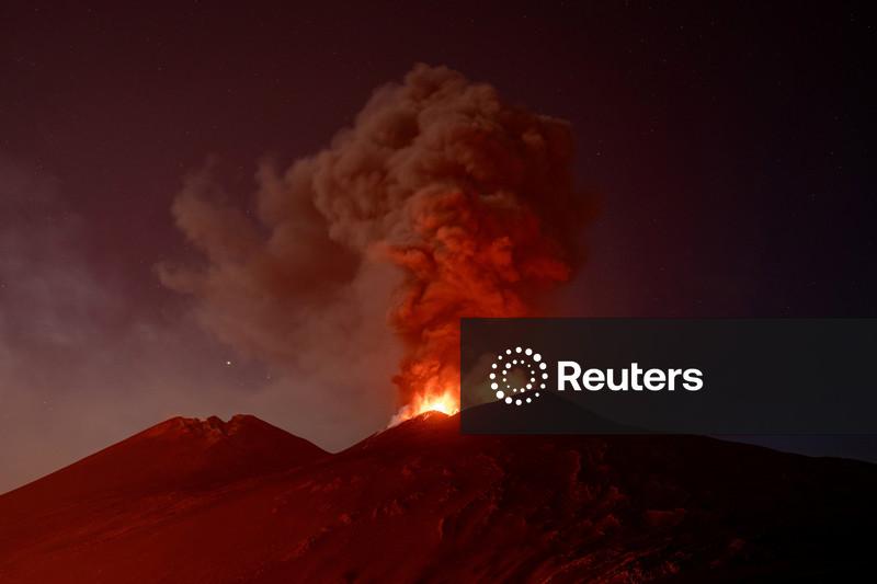 Nuvem de cinzas do vulcão Etna, na Sicília, afeta voos em Malta