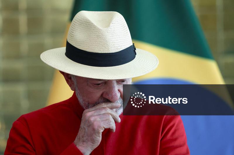 Lula admite que ex-assessor levou suspeitas para Planalto e diz ter certeza da inocência do filho