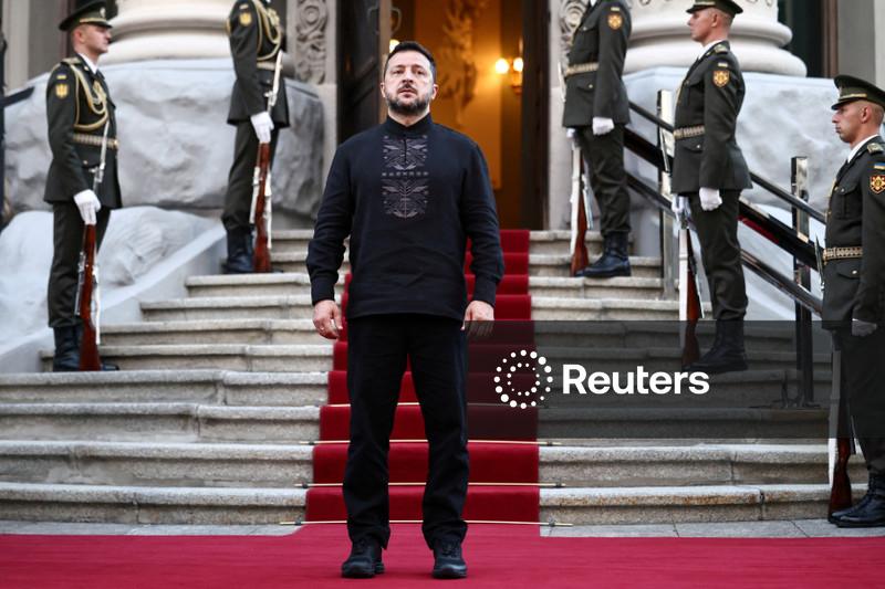 Zelenskiy vê janela de oportunidade para mediação dos EUA até o verão europeu de 2027