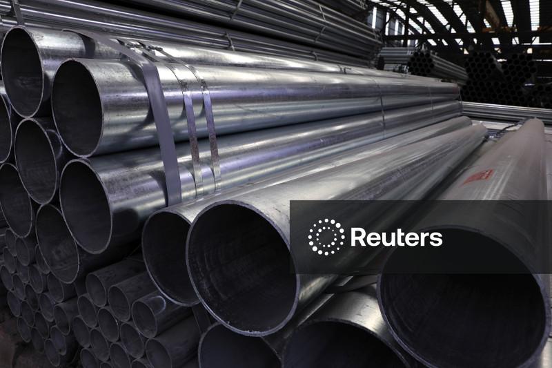 Minério de ferro sobe com queda nos estoques e sinais de estímulos da China