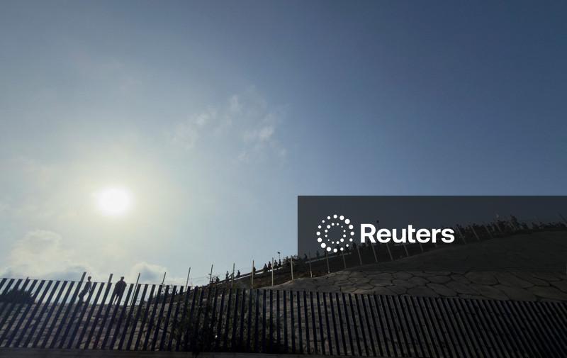 100 pessoas morreram durante corrida para fronteira de Ceuta, afirma líder de Ceuta