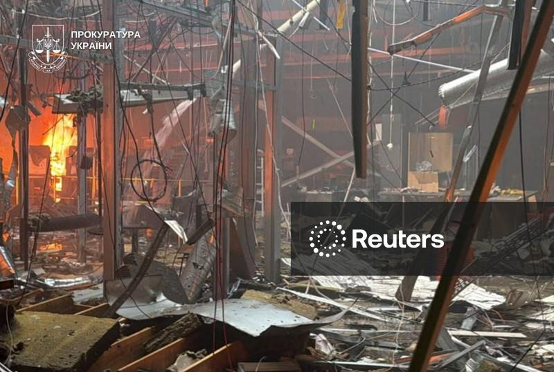 Ataque russo a shopping center na Ucrânia deixa 6 mortos e cerca de 90 feridos