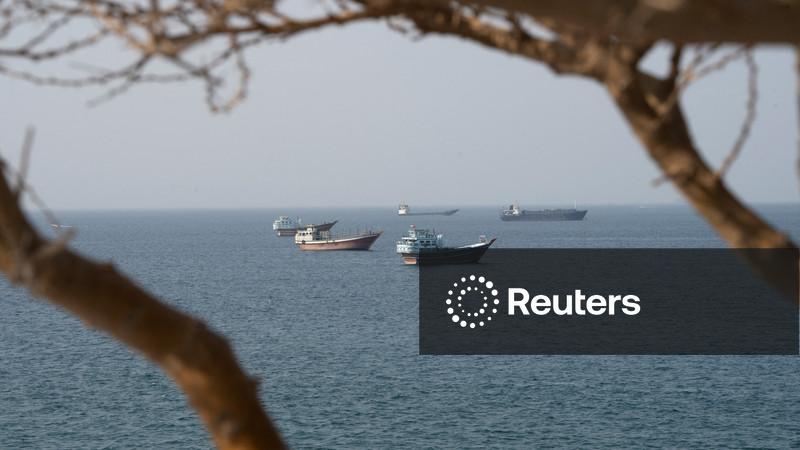 Número de travessias pelo Estreito de Ormuz aumentou ligeiramente em relação ao fim de semana, mostram dados