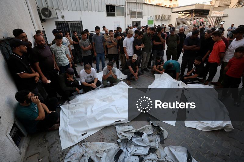 Ataque aéreo israelense mata 9 palestinos em posto policial de Gaza, dizem médicos
