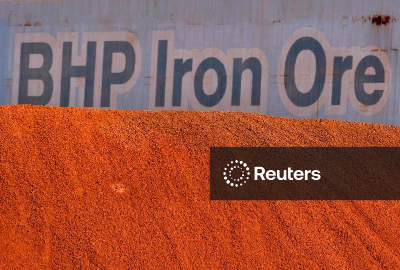 Preço do minério de ferro cai devido ao excesso persistente de oferta