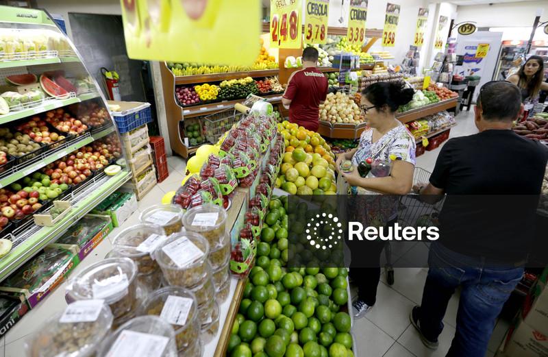 Deflação de alimentos ganha força em julho e IPCA em 12 meses volta a ficar abaixo da meta