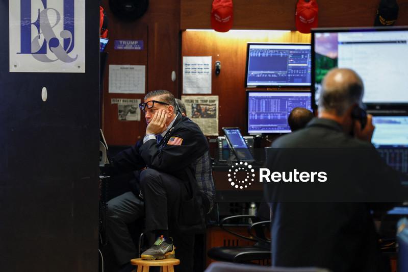 Dow e S&P recuam enquanto investidores acompanham negociações no Oriente Médio e resultados financeiros