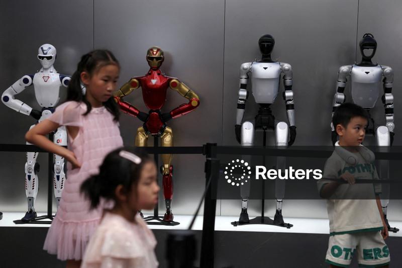 Unitree dispara em estreia na bolsa de Xangai, um marco para o setor de robótica humanoide  da China