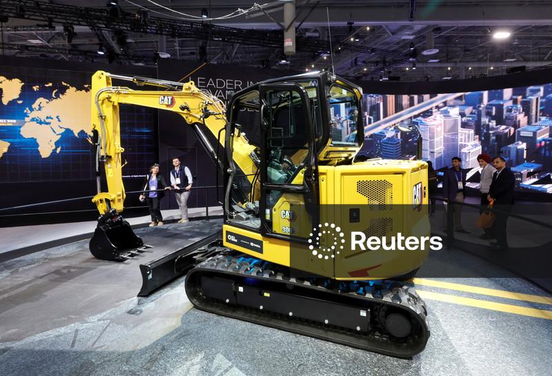Caterpillar eleva meta de crescimento de vendas para 2026 após superar expectativas de lucro trimestral
