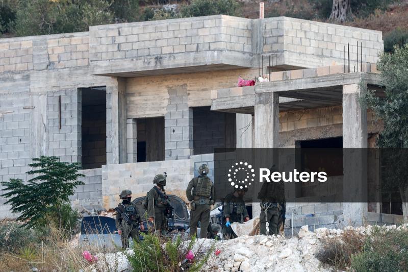 Ataque israelense mata três pessoas na Cisjordânia; Israel diz que tinha membro do Hamas como alvo