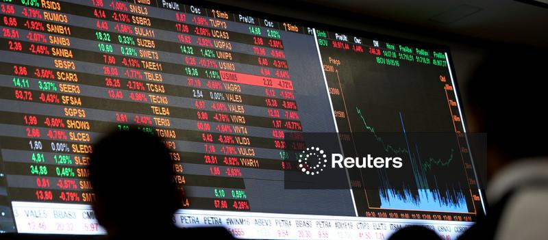 Ibovespa recua na abertura com balanços e decisão de juros sob holofote