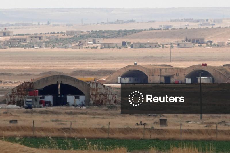 Israel e Turquia intensificam advertências sobre Síria após bombardeio a base aérea