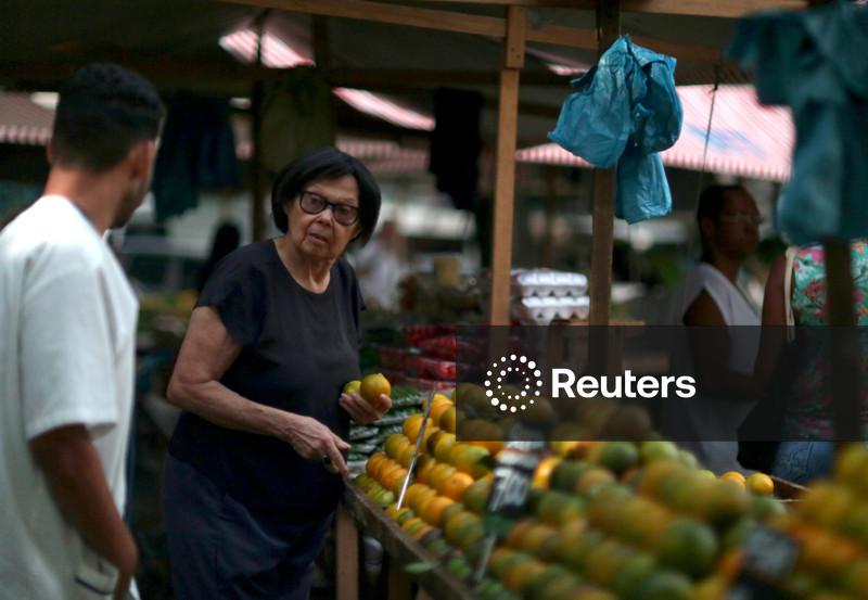 IPCA-15 cai 0,40% em agosto, diz IBGE