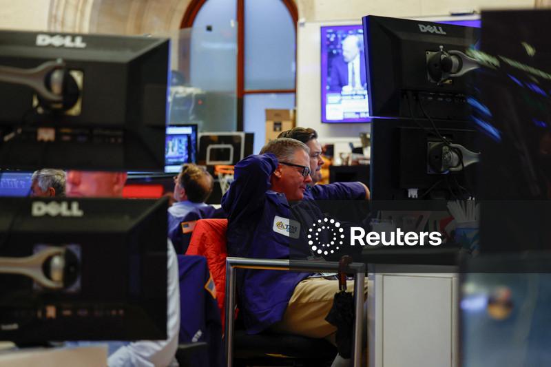 S&P 500 e Dow atingem máximas recordes com balanços ligados à IA e expectativas de acordo no Oriente Médio