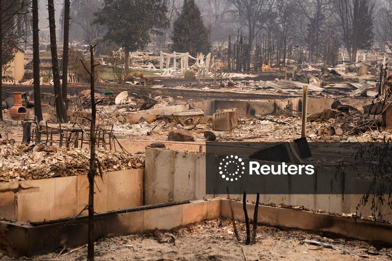 Incêndios florestais nos arredores de Spokane, Estado de Washington,  destroem mais de 700 edificações