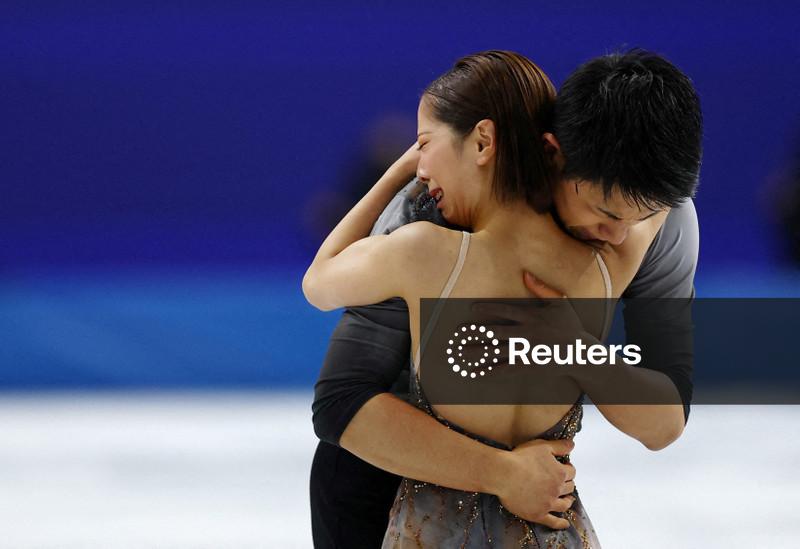 Miura e Kihara, campeões japoneses de patinação que conquistaram corações com determinação e lágrimas, vão se casar