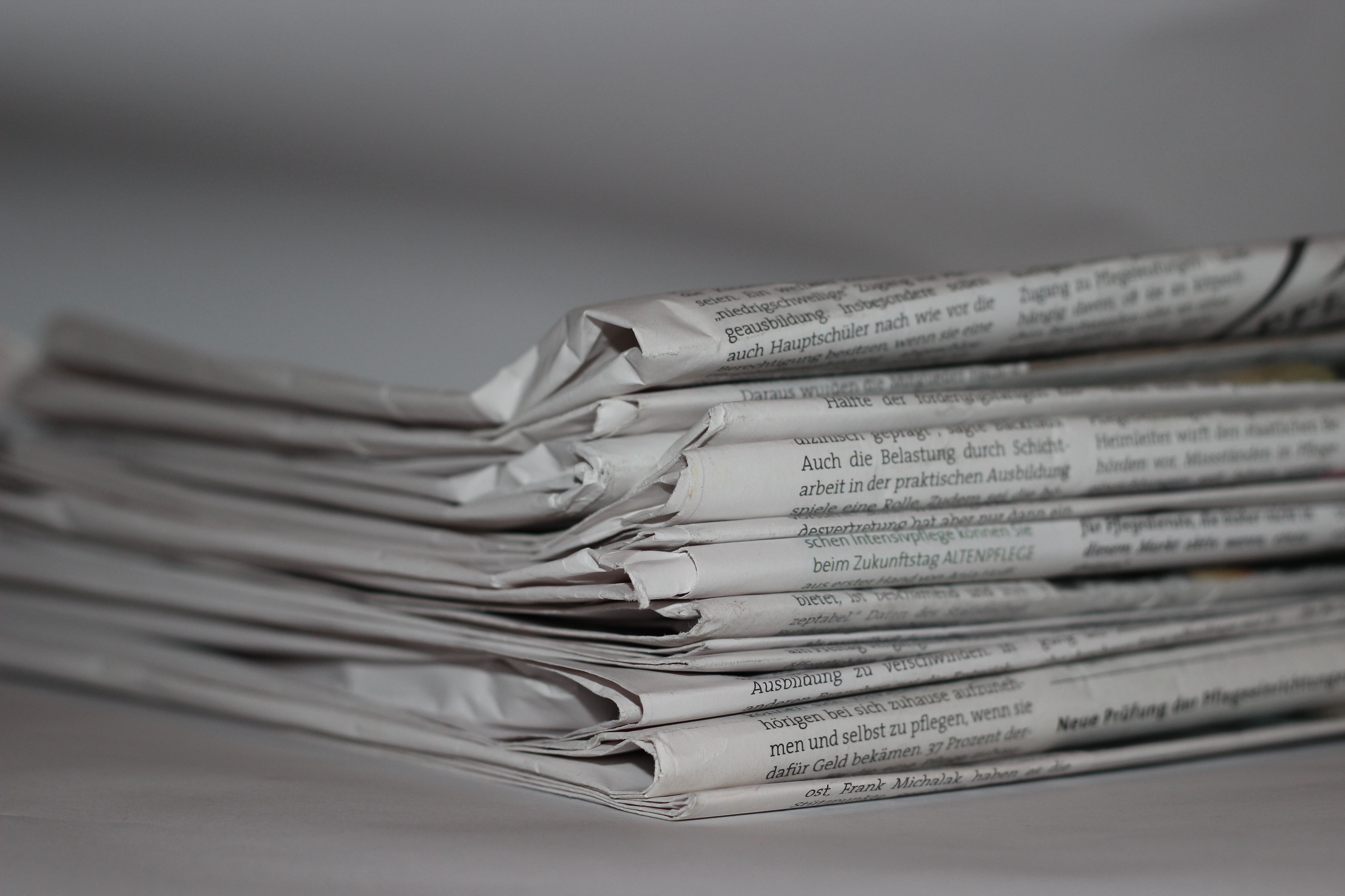 Resumos de IA derrubam audiência de sites de notícias e ameaçam o jornalismo no Brasil