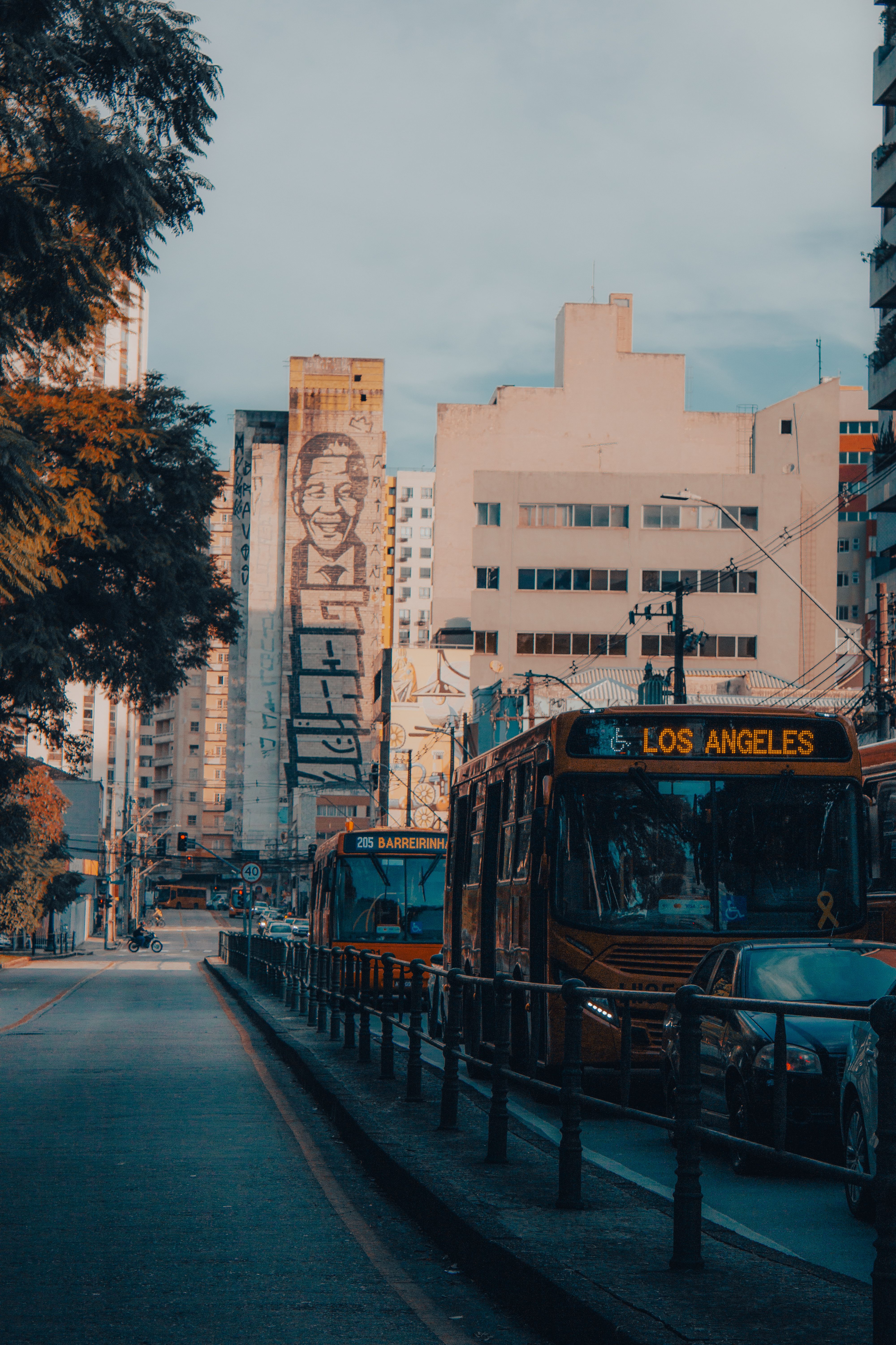Obra no Hauer altera itinerário de cinco linhas de ônibus em Curitiba