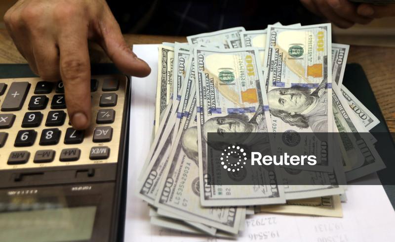 Dólar sobe pela quarta sessão seguida e acumula alta de 2% na semana