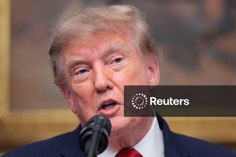 Trump assina memorando para ajudar a aumentar drasticamente lançamentos espaciais dos EUA