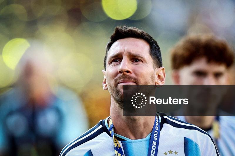 Messi está “em paz” após morte do pai, diz técnico do Inter Miami