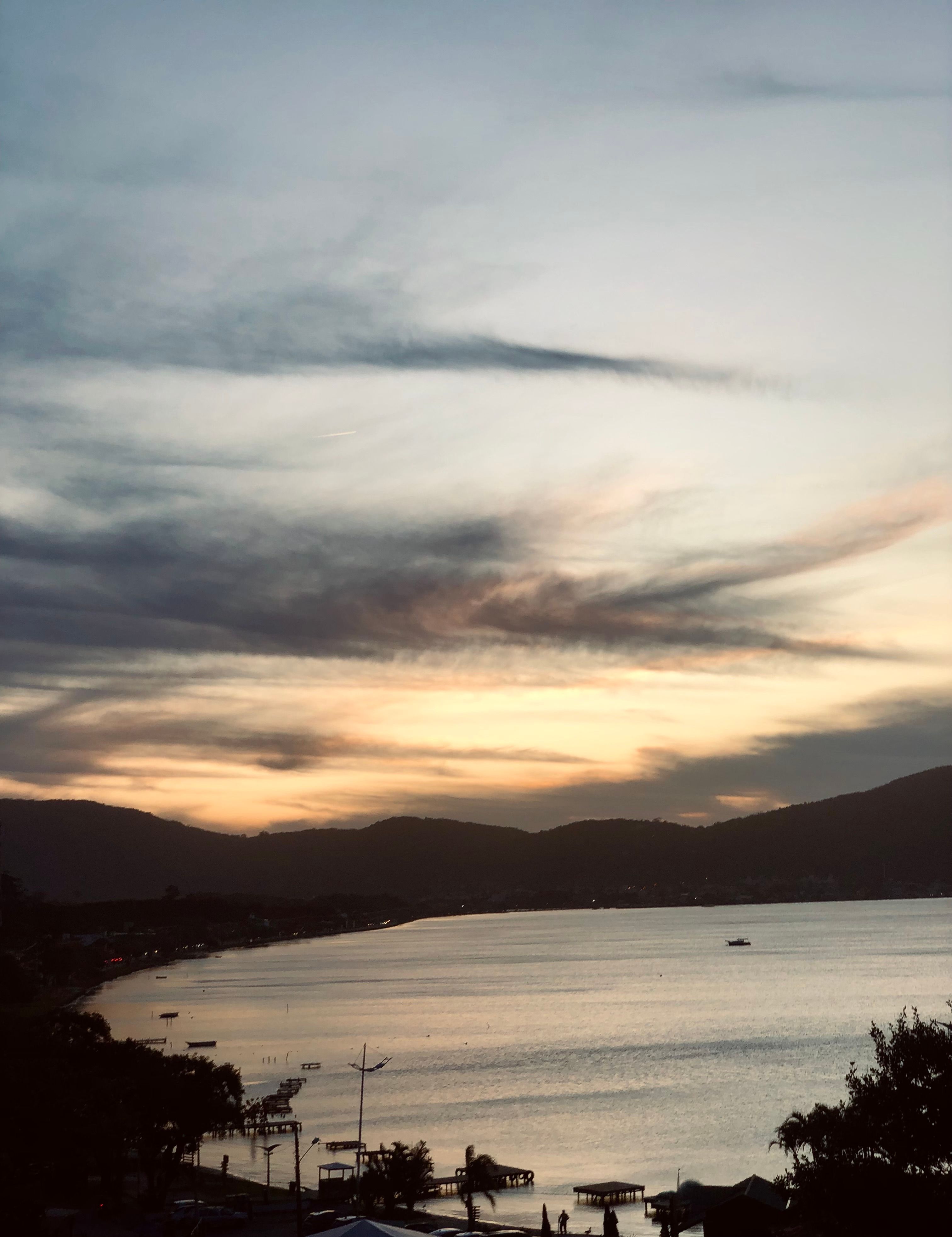 Relatório do IMA aponta pontos impróprios para banho na Lagoa da Conceição e na Beira-Mar Norte