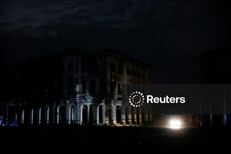 Cuba volta a ficar no escuro com colapso de rede elétrica
