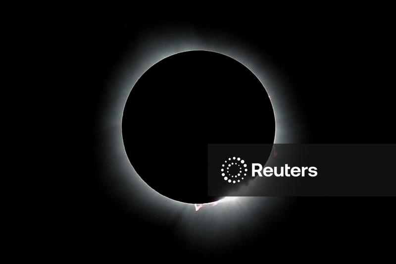 Cientistas italianos preparam novo instrumento solar para teste crucial durante eclipse