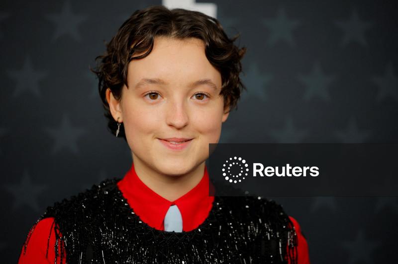 Bella Ramsey encontra grupo de amigos na comédia dramática sobre câncer na adolescência “Sunny Dancer”