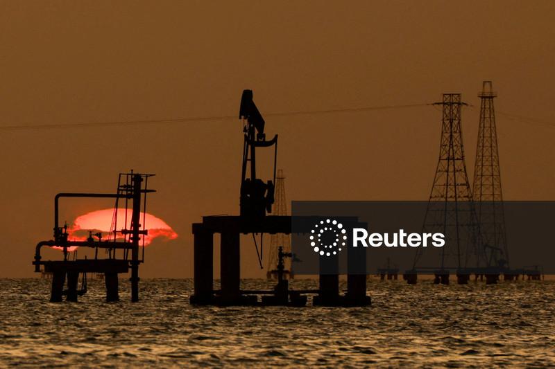 CEO da Eni assina acordo para desenvolvimento de campo petrolífero na Venezuela