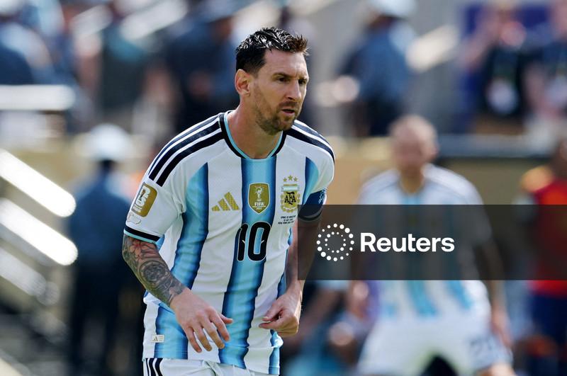 Messi é convocado para amistoso de despedida da seleção argentina