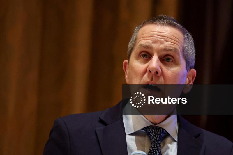 Barr, do Fed, diz que mais aumentos de juros devem ser necessários para conter inflação