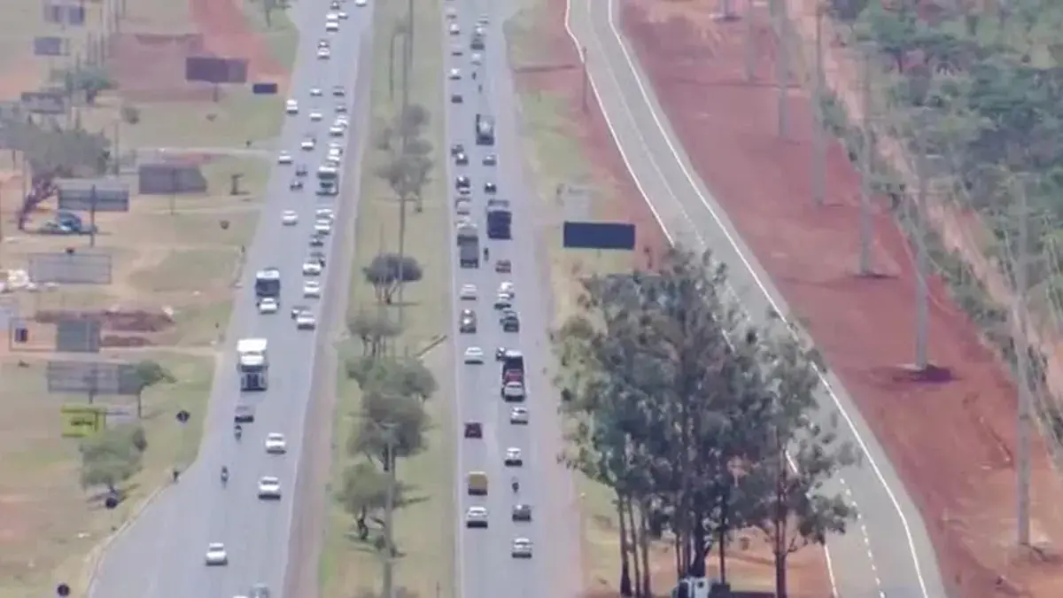 GDF inicia operação de reversão de pista na marginal da BR-040 nesta terça-feira