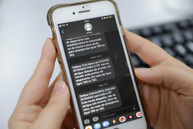 DF tem sistema gratuito de alerta por SMS para risco de queimada, alagamento e outros desastres