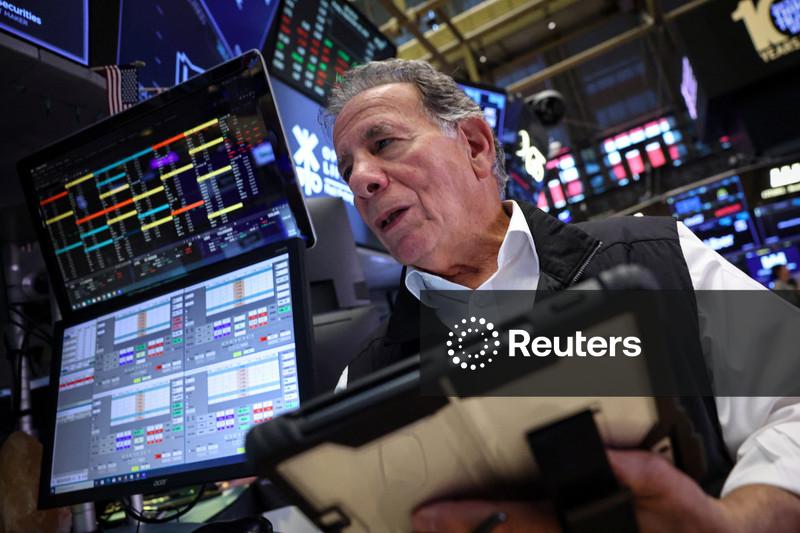 Wall Street abre em baixa com alta do petróleo após Trump rejeitar proposta de paz do Irã