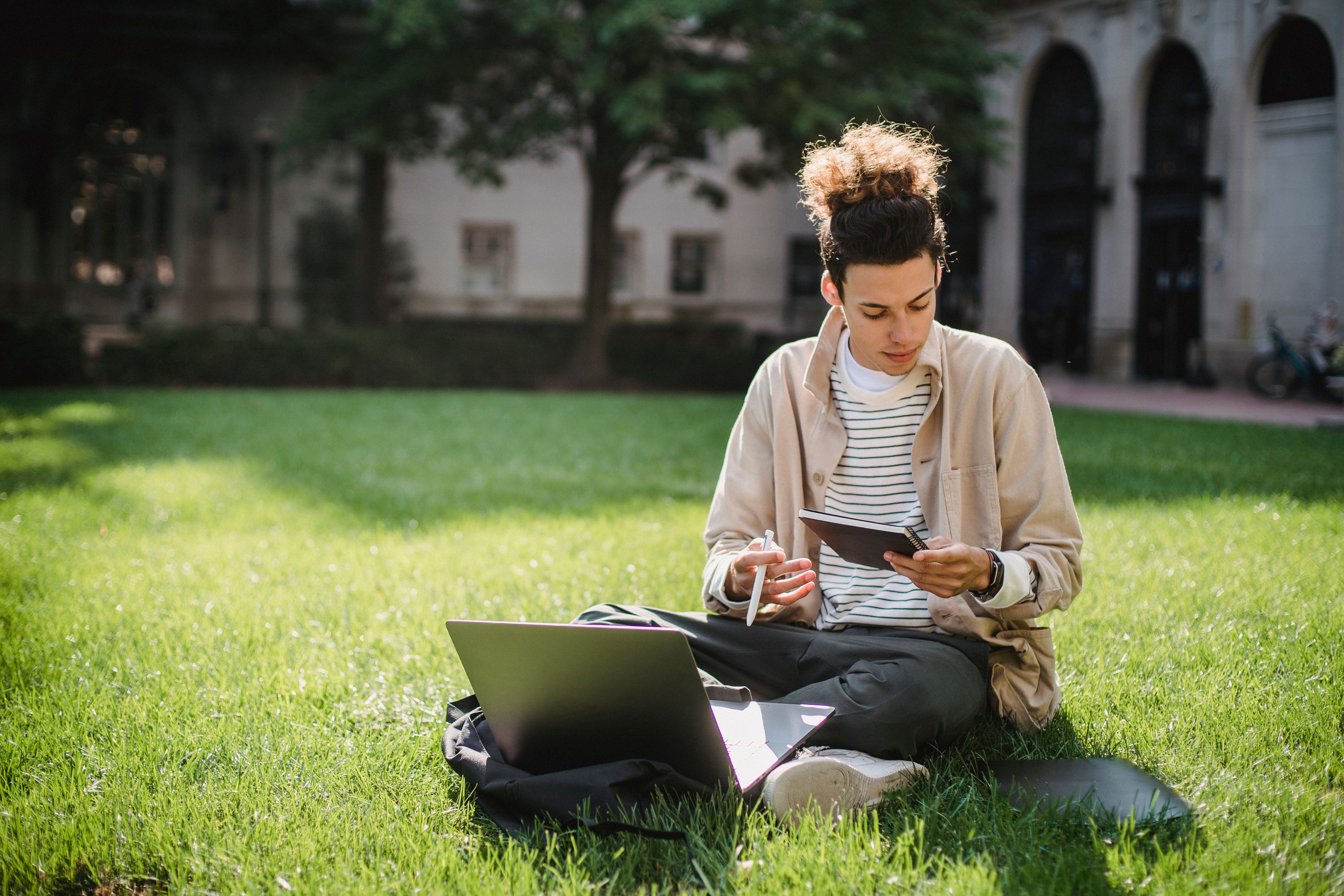 Ufam oferece cursos gratuitos de idiomas com inscrições abertas até dia 10