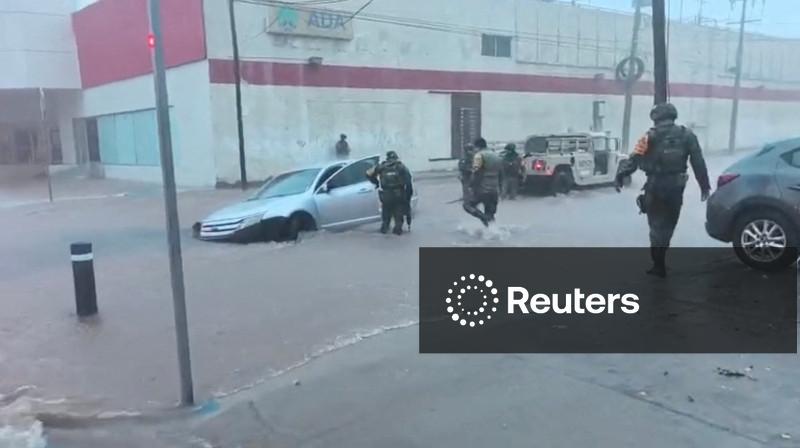 Furacão Polo atinge Estado de Sonora, no noroeste do México, após causar chuvas torrenciais na Baja California Sur