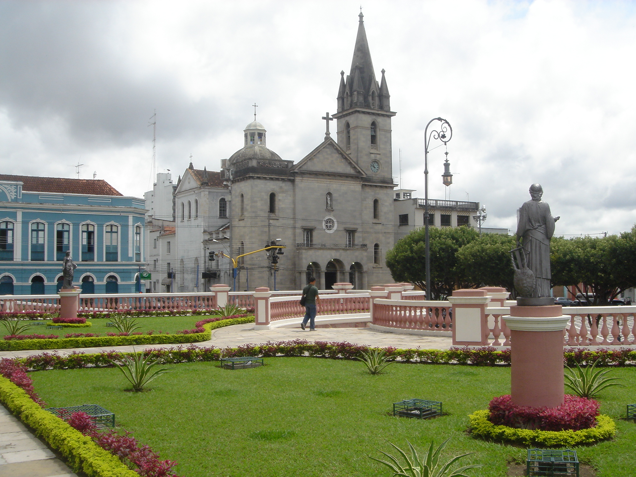 Há 114 anos, uma igreja do centro histórico de Manaus ganhou status que mudou sua função na cidade