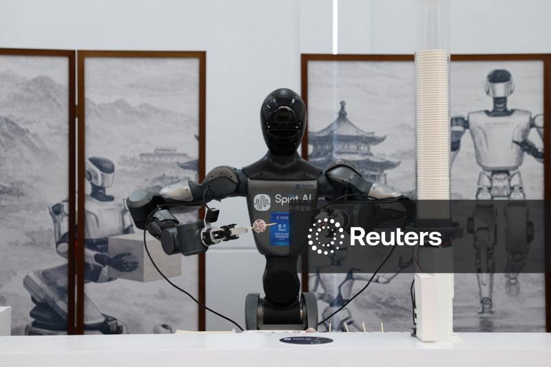 Fundador da startup chinesa Spirit AI afirma que cérebros robóticos devem alcançar avanço significativo em 2027