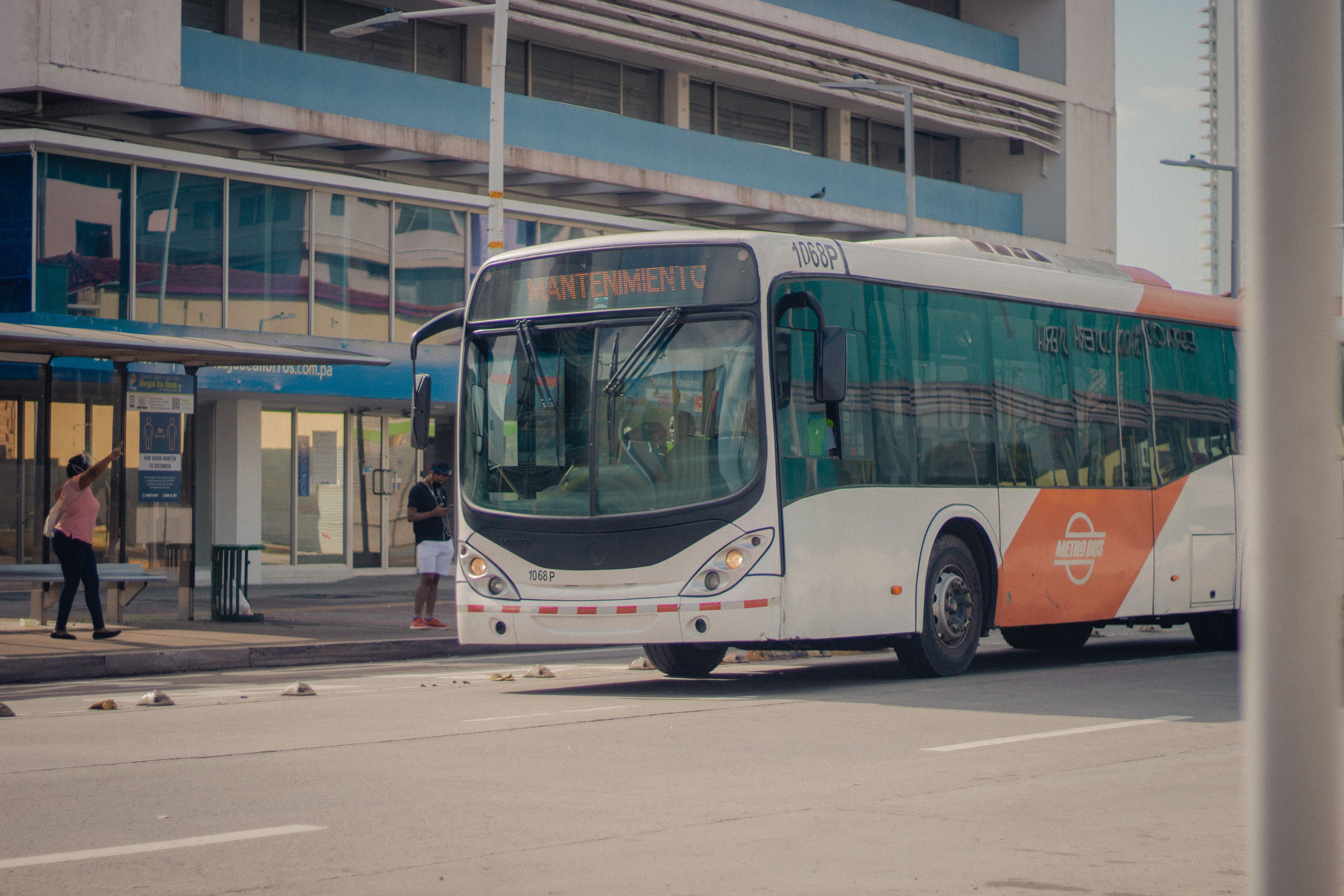 URBS altera linhas de ônibus neste fim de semana por corrida noturna e Prova Nacional Docente