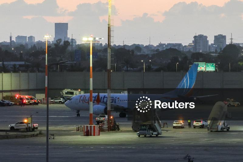 Briga entre pilotos, descida brusca: passageiros relatam o caos no voo da flydubai