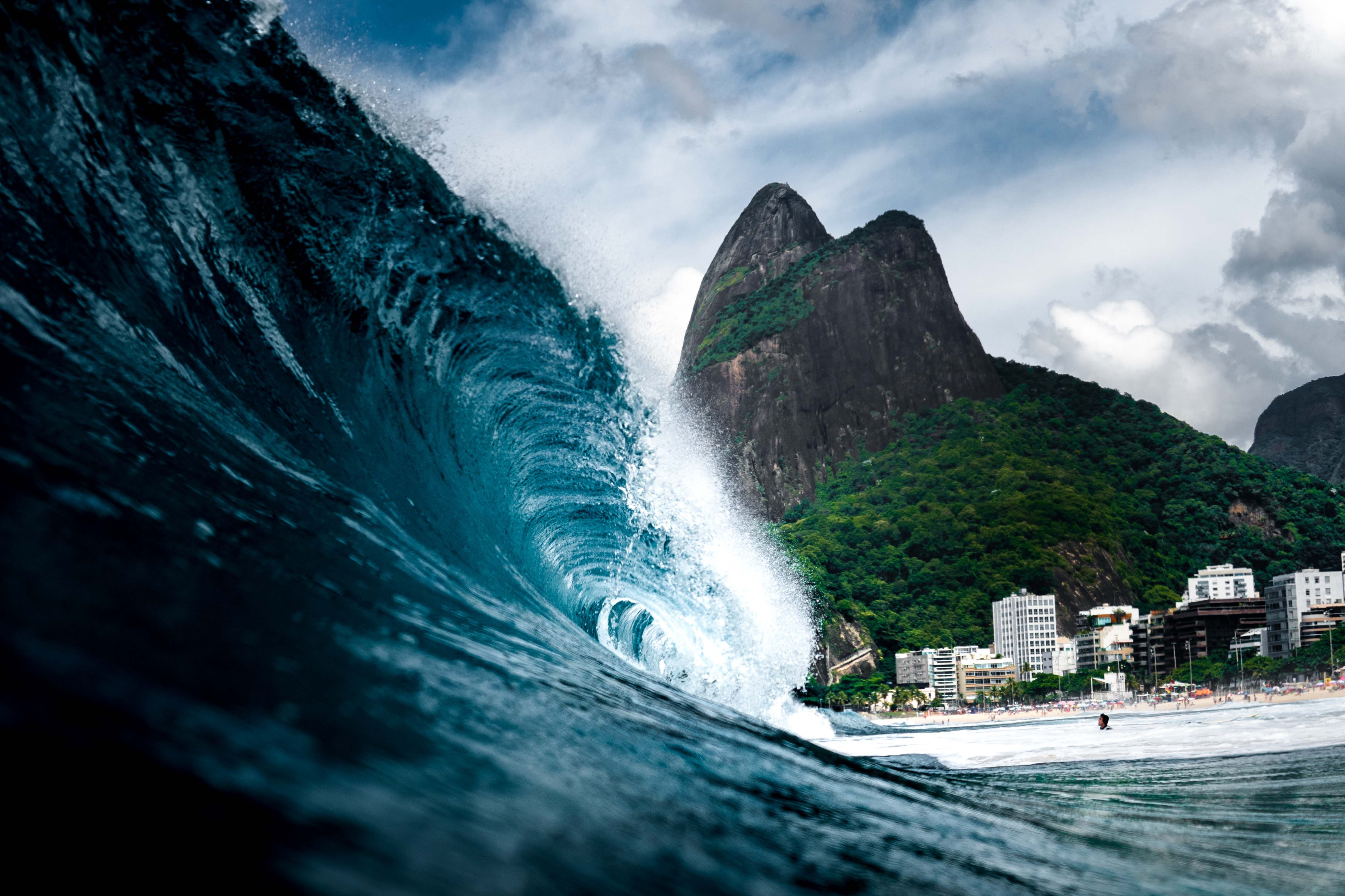 Marinha alerta para ondas de até 3 metros na orla do Rio nesta quarta e quinta